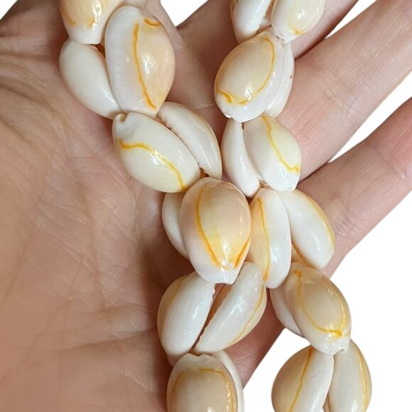 Vintage 70s Cowrie Shell Necklace | 36” Boho Beach Lei Made in Philippines - Picture 3 of 5